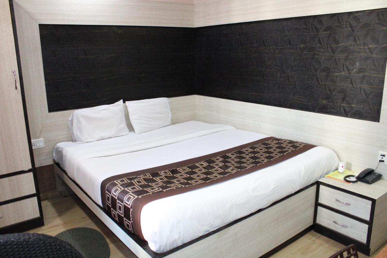 Hotel Square Park Dibrugarh Exterior photo
